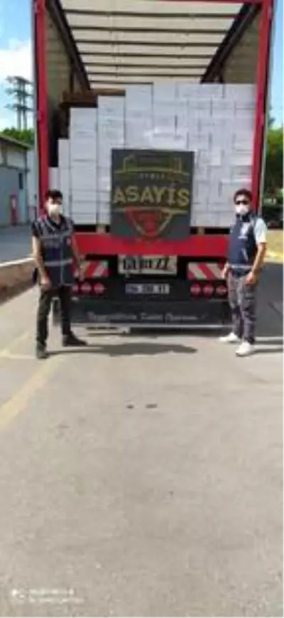 1,5 milyon TL'lik 'bebek maması'nı piyasaya sürerken yakalandılar 1,5 milyon TL'lik 'bebek maması'nı piyasaya sürerken yakalandılar