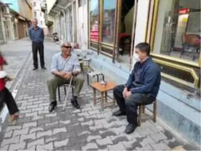 26 yıl önce iki gözünü ve bir bacağını kaybeden gazi 10 çocuğu ile hayata sımsıkı sarılıyor 26 yıl önce iki gözünü ve bir bacağını kaybeden gazi 10 çocuğu ile hayata sımsıkı sarılıyor