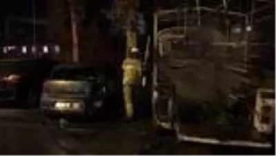 Son dakika haberleri! 3 aracı kundakladığı iddia edilen zihinsel engelli kişi gözaltına alındı Son dakika haberleri! 3 aracı kundakladığı iddia edilen zihinsel engelli kişi gözaltına alındı