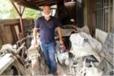 80 yıllık hurda motosikletleri tamir edip, yeniden kullanıma sunuyor 80 yıllık hurda motosikletleri tamir edip, yeniden kullanıma sunuyor