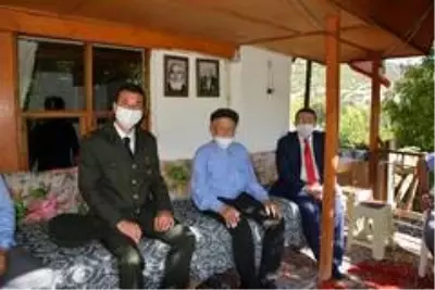93 yaşındaki Kore gazisine sürpriz ziyaret 93 yaşındaki Kore gazisine sürpriz ziyaret