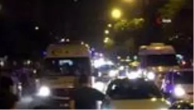 Adana'da hafif ticari araç ile otomobil çarpıştı: 6 yaralı Adana'da hafif ticari araç ile otomobil çarpıştı: 6 yaralı