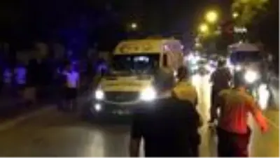 Adana'da hafif ticari araç ile otomobil çarpıştı: 6 yaralı Adana'da hafif ticari araç ile otomobil çarpıştı: 6 yaralı