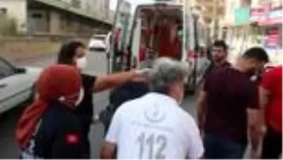 Adana'da otomobil ile çarpışan motosikletin sürücüsü yaralandı Adana'da otomobil ile çarpışan motosikletin sürücüsü yaralandı