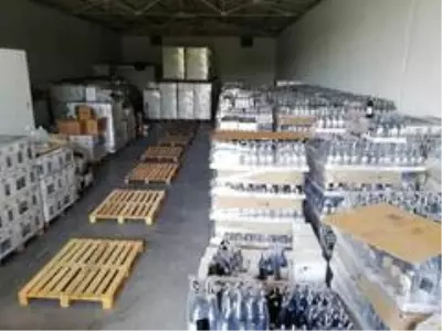 Antalya'da sahte içki operasyonu Antalya'da sahte içki operasyonu