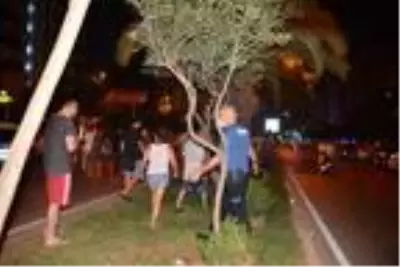 Aşırı süratli iki araç çarpıştı 6 yaralı Aşırı süratli iki araç çarpıştı 6 yaralı