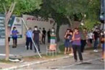 Aşırı süratli iki araç çarpıştı 6 yaralı Aşırı süratli iki araç çarpıştı 6 yaralı