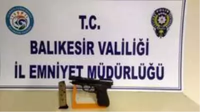Son dakika haberleri | Balıkesir'de aranan 13 şahıs yakalandı, 2 silah ele geçirildi Son dakika haberleri | Balıkesir'de aranan 13 şahıs yakalandı, 2 silah ele geçirildi