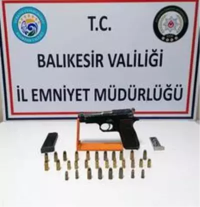 Son dakika haberi | Balıkesir'de polisten silah operasyonu Son dakika haberi | Balıkesir'de polisten silah operasyonu