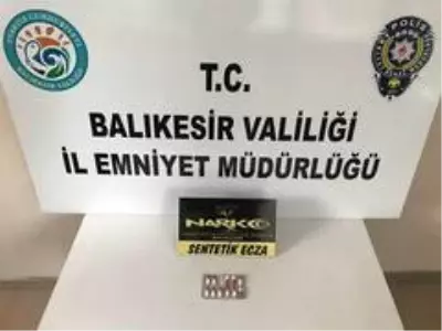 Balıkesir'de polisten uyuşturucu ve aranan şahıslara operasyon Balıkesir'de polisten uyuşturucu ve aranan şahıslara operasyon