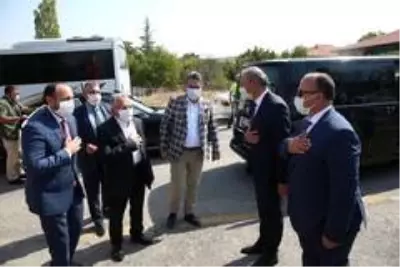 Başkan Büyükkılıç, AK Parti Felahiye İlçe Kongresi'ne katıldı Başkan Büyükkılıç, AK Parti Felahiye İlçe Kongresi'ne katıldı