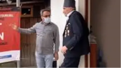 Belediye Başkanı Hamza Şayir, hazırladığı sürprizle gazileri sevindirdi Belediye Başkanı Hamza Şayir, hazırladığı sürprizle gazileri sevindirdi