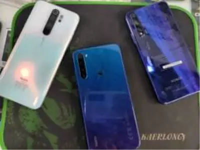 'Ucuz şarj aletleri binlerce liralık telefonları hurdaya çıkarıyor' 'Ucuz şarj aletleri binlerce liralık telefonları hurdaya çıkarıyor'