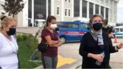 Yardım çığlıklarını duyan olmayınca anne ve babasını döven kardeşini öldürmek zorunda kaldı Yardım çığlıklarını duyan olmayınca anne ve babasını döven kardeşini öldürmek zorunda kaldı