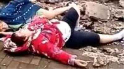 Her şey bir anda oldu! Çürüyen binanın balkonu yoldan geçenlerin üzerine düştü Her şey bir anda oldu! Çürüyen binanın balkonu yoldan geçenlerin üzerine düştü