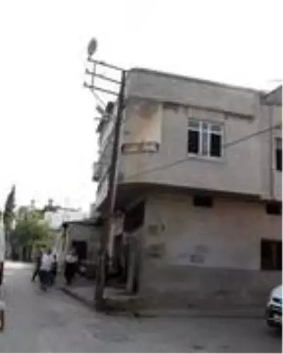 Direğe tırmanınca akıma kapılan kişi, öldü Direğe tırmanınca akıma kapılan kişi, öldü
