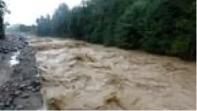 Doğu Karadeniz'de şiddetli yağış etkili oluyor