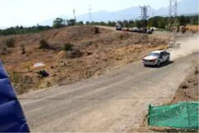 Dünya rallisi heyacanı ikinci gününde de devam ediyor Dünya rallisi heyacanı ikinci gününde de devam ediyor