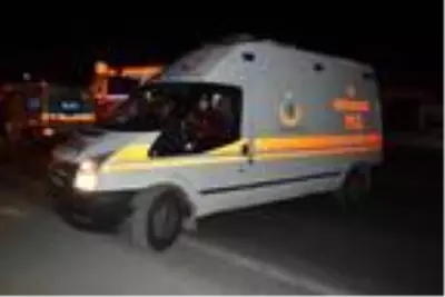 Elazığ'da hafif ticari araçlar çarpıştı: 2 yaralı Elazığ'da hafif ticari araçlar çarpıştı: 2 yaralı