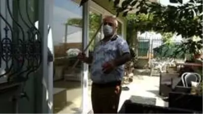 Ev sahibi ile göz göze gelen hırsız 2. kattan atlayarak kaçtı Ev sahibi ile göz göze gelen hırsız 2. kattan atlayarak kaçtı