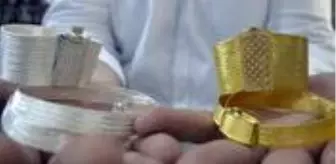 Maden: Evlenecek çiftler, altın fiyatlarının artmasıyla düğün takısı olarak gümüşe yöneldi Maden: Evlenecek çiftler, altın fiyatlarının artmasıyla düğün takısı olarak gümüşe yöneldi