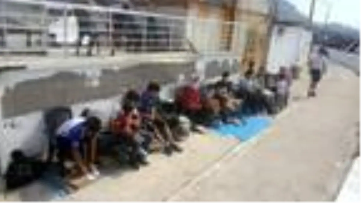 Fiber Tekne Battı, 1'I Bebek 2 Kaçak Göçmen Hayatını Kaybetti 1 Son dakika haberleri: Fiber tekne battı, 1'i bebek 2 kaçak göçmen hayatını kaybetti