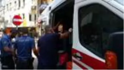 Fuhuş için buluştuğu kişinin trans birey olduğunu anlayınca önce bıçakladı sonra sinir krizi geçirdi Fuhuş için buluştuğu kişinin trans birey olduğunu anlayınca önce bıçakladı sonra sinir krizi geçirdi