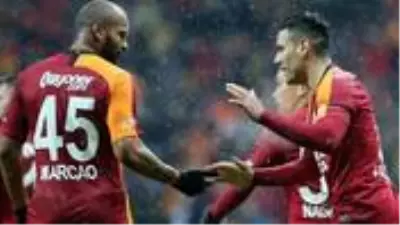 Galatasaray ile masaya oturan Roma yetkilileri, Marcao için özel uçakla İstanbul'a geldi Galatasaray ile masaya oturan Roma yetkilileri, Marcao için özel uçakla İstanbul'a geldi