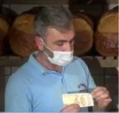 Trabzonlu fırıncı, hatalı basım 50 TL'yi 80 bin TL'den satışa çıkardı Trabzonlu fırıncı, hatalı basım 50 TL'yi 80 bin TL'den satışa çıkardı