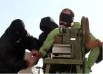 İran'da hırsızlık yapan 3 kişinin parmakları kesildi İran'da hırsızlık yapan 3 kişinin parmakları kesildi