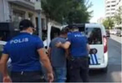 İzmir'de değnekçi terörüne polis 'dur' dedi İzmir'de değnekçi terörüne polis 'dur' dedi