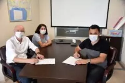 İzmit Belediyesi, kentin geleceği için protokol imzaladı İzmit Belediyesi, kentin geleceği için protokol imzaladı