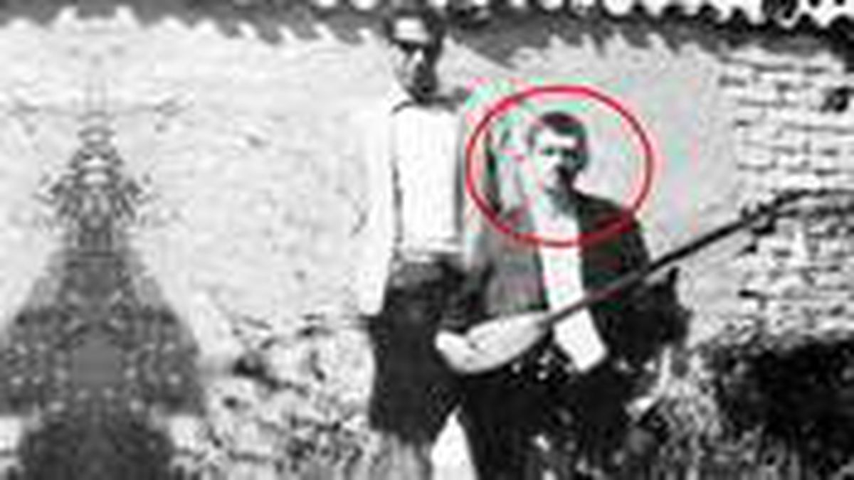Kemal Kılıçdaroğlu'nun gençlik yıllarına ait bağlamalı fotoğrafı ortaya çıktı