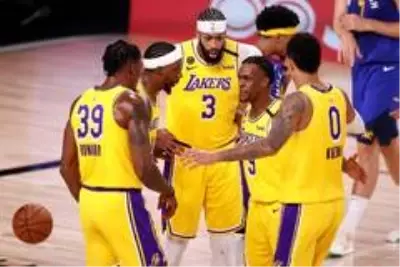 Lakers final serisine iyi başladı Lakers final serisine iyi başladı