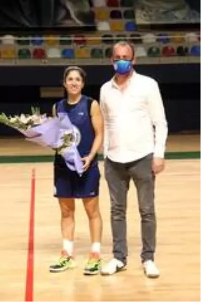 Leyla Atakan Cup'ta son maçın galibi: İzmit Belediyespor Leyla Atakan Cup'ta son maçın galibi: İzmit Belediyespor