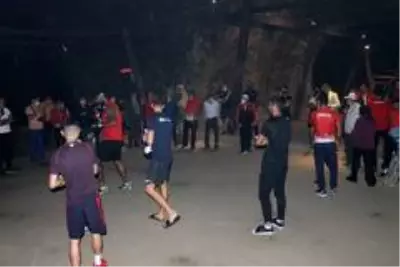 Milli takımlardan yerin 150 metre altında antrenman Milli takımlardan yerin 150 metre altında antrenman