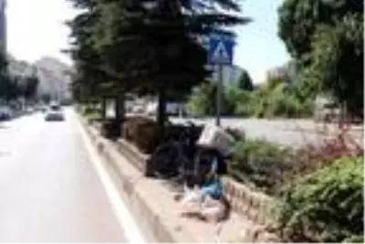 Otomobilin çarptığı 78 yaşındaki bisikletli, öldü Otomobilin çarptığı 78 yaşındaki bisikletli, öldü