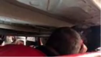 Son dakika haberi... Panelvanın motor kısmına sıkışan kediyi itfaiye kurtardı - DÜZCE Son dakika haberi... Panelvanın motor kısmına sıkışan kediyi itfaiye kurtardı - DÜZCE