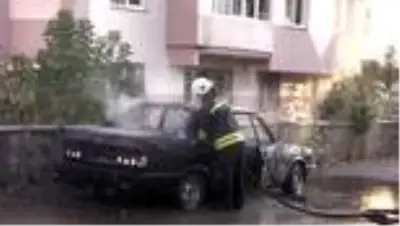 Park halindeki otomobilde yangın Park halindeki otomobilde yangın