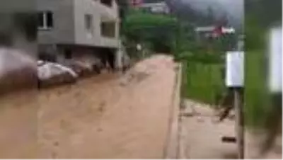 Rize'de sağanak sel ve heyelana neden oldu Rize'de sağanak sel ve heyelana neden oldu