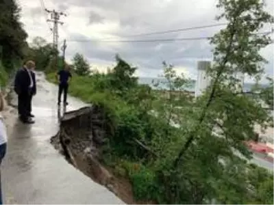 Rize'de şiddetli yağmur heyelanlara neden oldu Rize'de şiddetli yağmur heyelanlara neden oldu