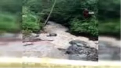 Sağanak yağış sonrası derelerde su seviyesi yükseldi, heyelan meydana geldi Sağanak yağış sonrası derelerde su seviyesi yükseldi, heyelan meydana geldi