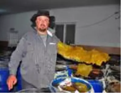 Sarıgöl'ün salamurası Avrupa ve Ortadoğu ülkelerinin sofralarını süslüyor Sarıgöl'ün salamurası Avrupa ve Ortadoğu ülkelerinin sofralarını süslüyor