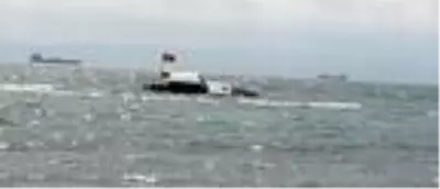 Şarköy açıklarında karaya oturan teknedeki 3 kişi kurtarıldı Şarköy açıklarında karaya oturan teknedeki 3 kişi kurtarıldı