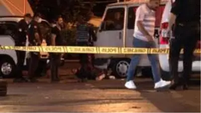 Şişli'de çalıntı motosikletle polisten kaçan şüpheliler taksiye çarptı: 2 yaralı Şişli'de çalıntı motosikletle polisten kaçan şüpheliler taksiye çarptı: 2 yaralı