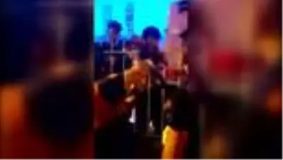 Son Dakika | Tırmandığı korkuluk demiri koluna saplanan çocuğu itfaiye kurtardı Son Dakika | Tırmandığı korkuluk demiri koluna saplanan çocuğu itfaiye kurtardı