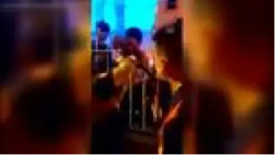 Son Dakika | Tırmandığı korkuluk demiri koluna saplanan çocuğu itfaiye kurtardı Son Dakika | Tırmandığı korkuluk demiri koluna saplanan çocuğu itfaiye kurtardı