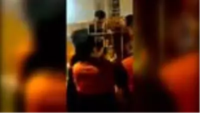 Son Dakika | Tırmandığı korkuluk demiri koluna saplanan çocuğu itfaiye kurtardı Son Dakika | Tırmandığı korkuluk demiri koluna saplanan çocuğu itfaiye kurtardı