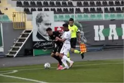 Trabzonspor deplasmandan 1 puanla döndü Trabzonspor deplasmandan 1 puanla döndü