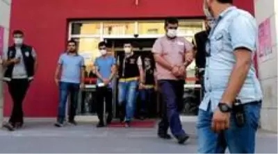 Turgutlu'da silahlı kavgayla ilgili 3 kişi tutuklandı Turgutlu'da silahlı kavgayla ilgili 3 kişi tutuklandı